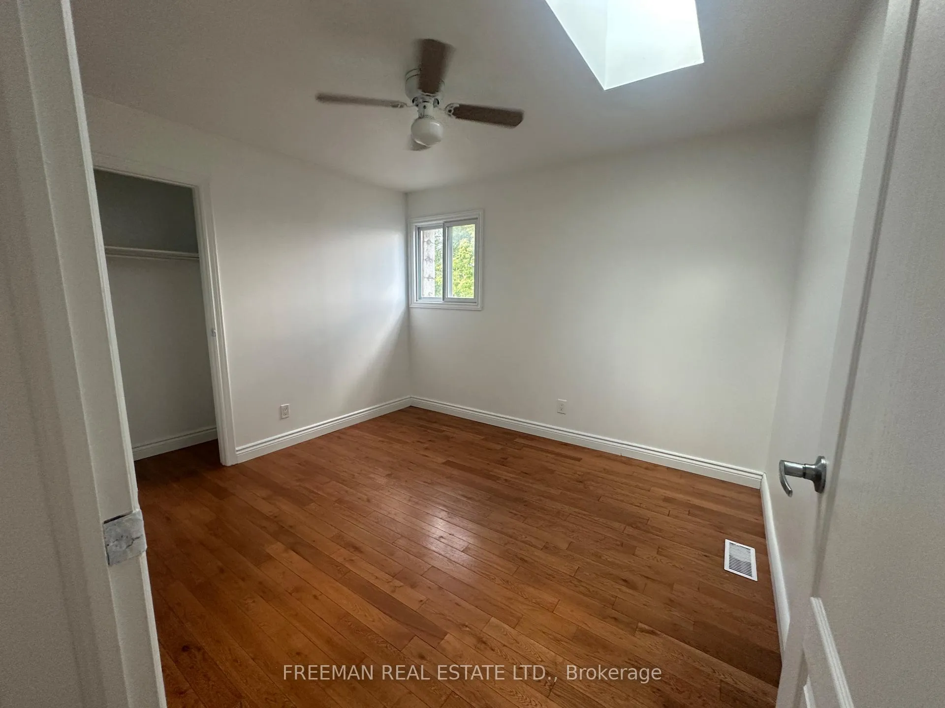 Photo 12 of Unit 3rd FL, 1022 Gerrard Street E, Toronto, South Riverdale — HOMEH