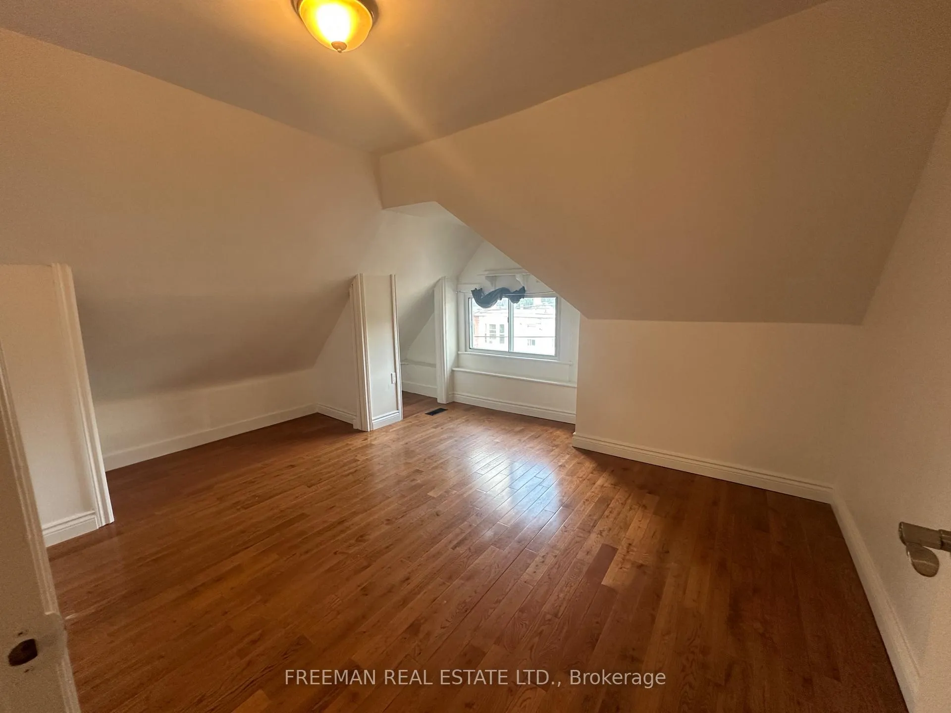 Photo 14 of Unit 3rd FL, 1022 Gerrard Street E, Toronto, South Riverdale — HOMEH