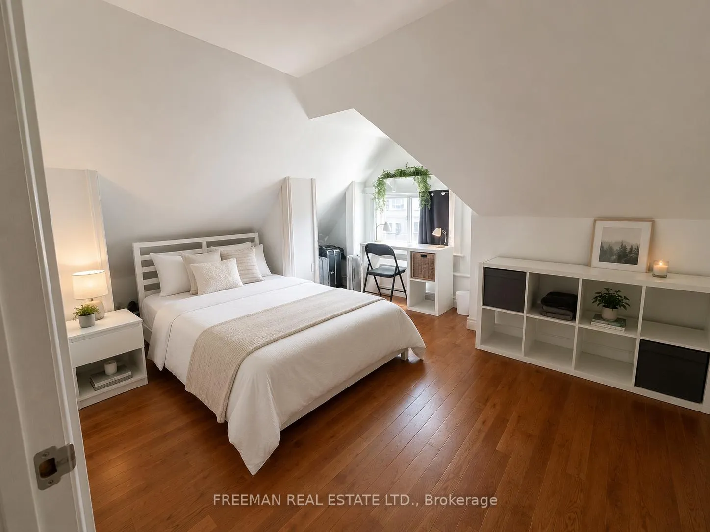 Photo 15 of Unit 3rd FL, 1022 Gerrard Street E, Toronto, South Riverdale — HOMEH