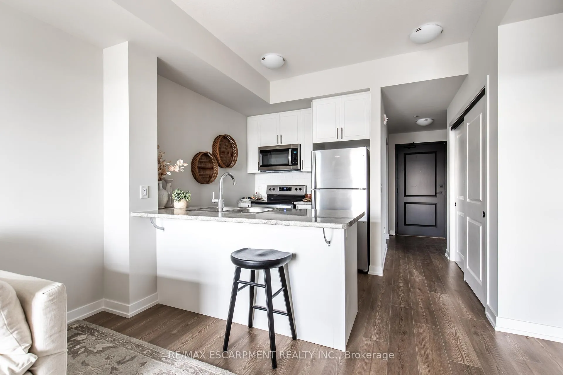 Photo 2 of Unit 504, 870 Queenston Road, Hamilton, Stoney Creek — HOMEH