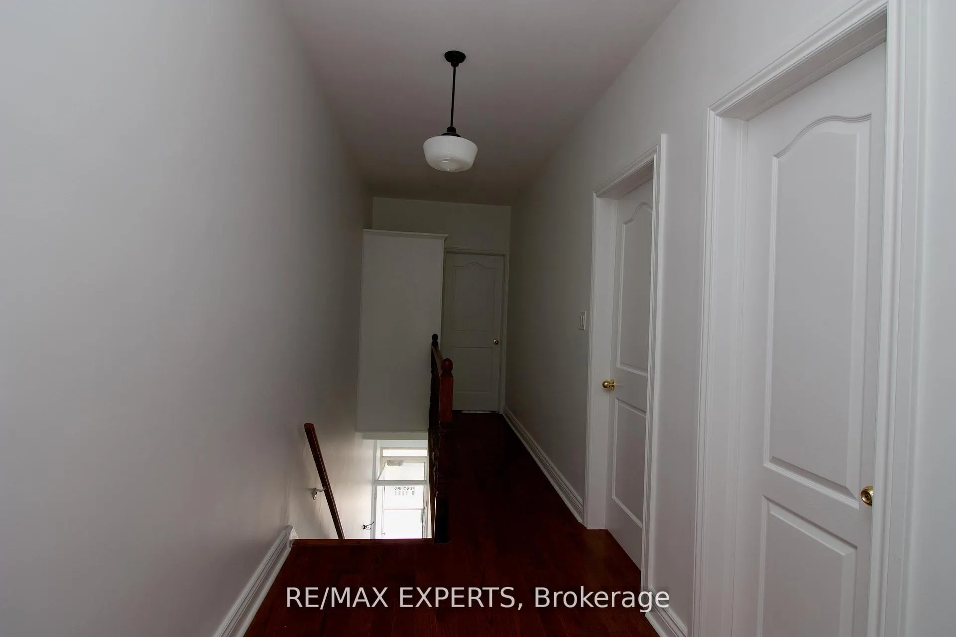 Photo 4 of 128 Baycliffe Crescent, Brampton, Northwest Brampton — HOMEH