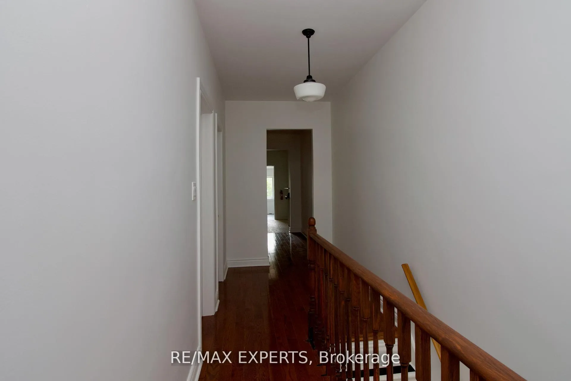 Photo 5 of 128 Baycliffe Crescent, Brampton, Northwest Brampton — HOMEH