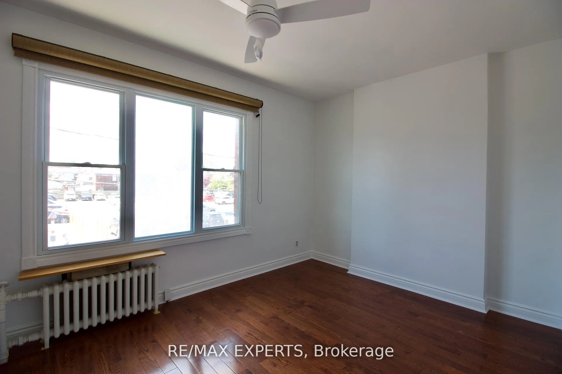 Photo 6 of 128 Baycliffe Crescent, Brampton, Northwest Brampton — HOMEH