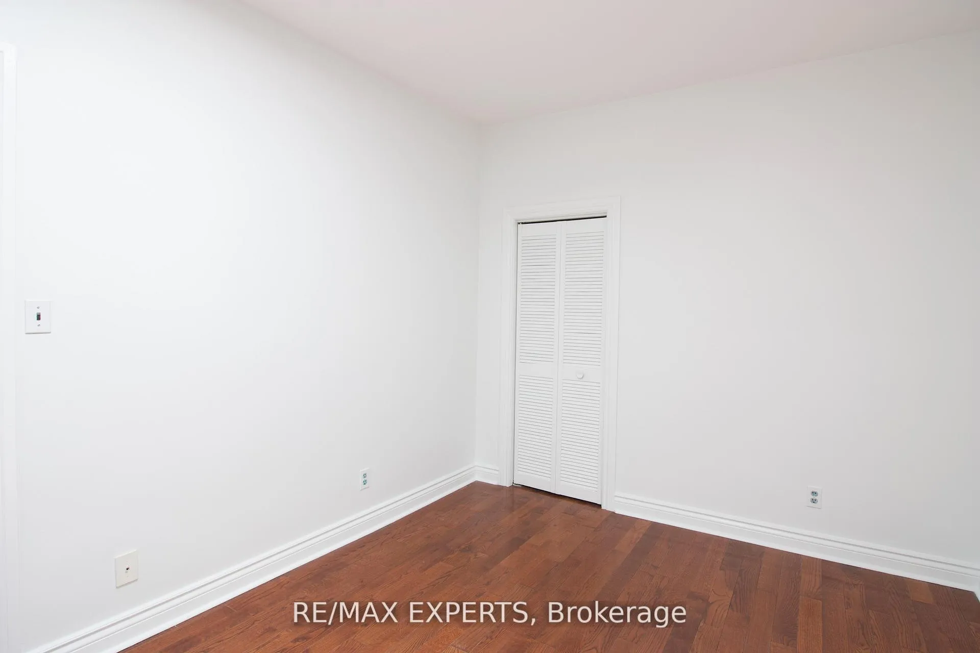 Photo 9 of 128 Baycliffe Crescent, Brampton, Northwest Brampton — HOMEH