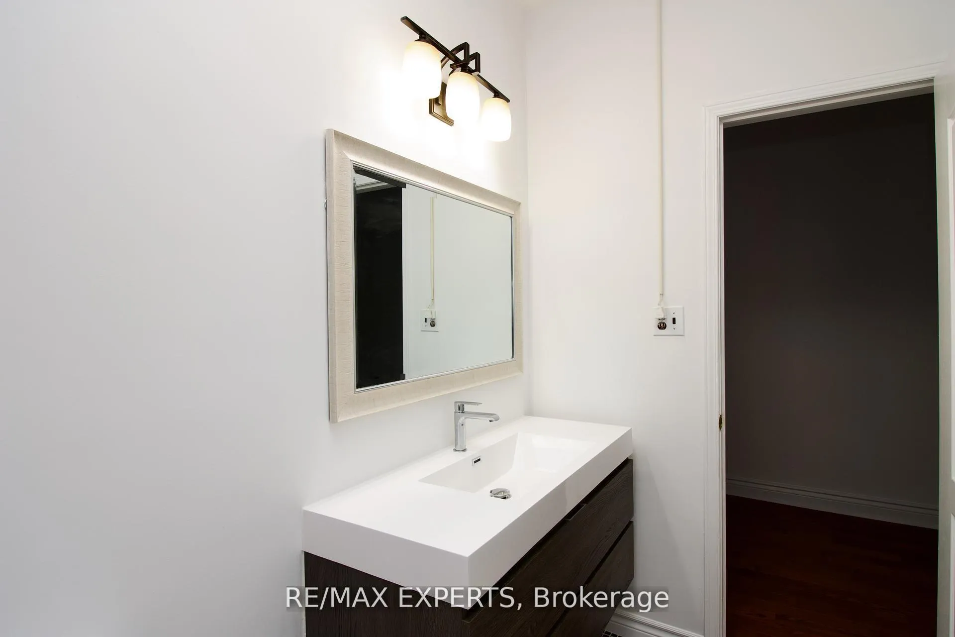 Photo 12 of 128 Baycliffe Crescent, Brampton, Northwest Brampton — HOMEH