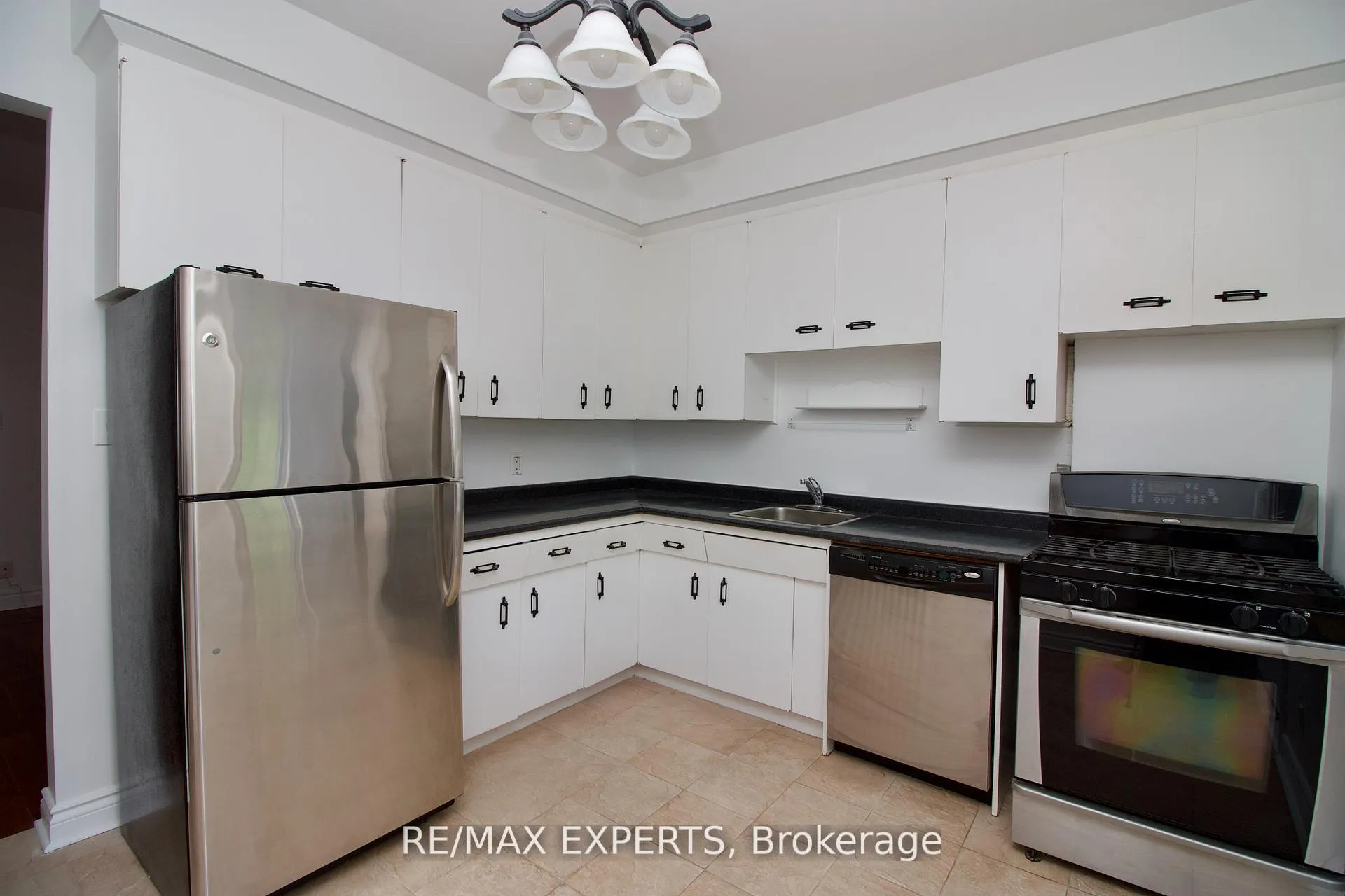 Photo 18 of 128 Baycliffe Crescent, Brampton, Northwest Brampton — HOMEH