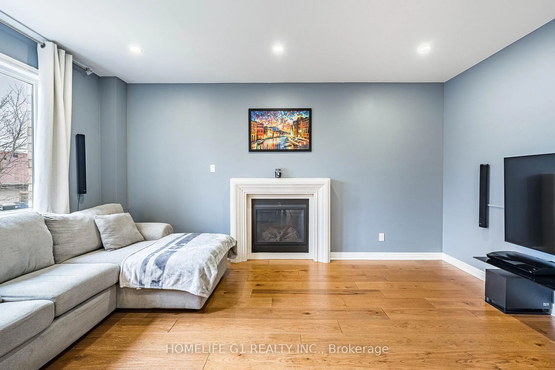 Photo 10 of 12 Proctor Gate, New Tecumseth, Tottenham — HOMEH