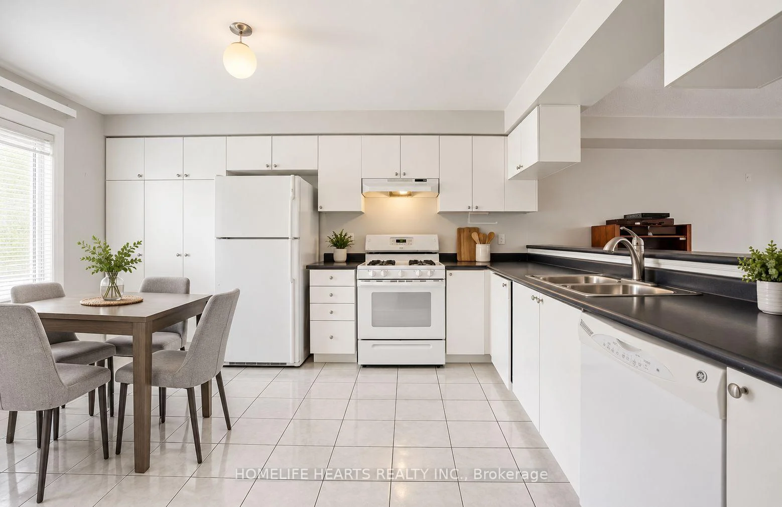 Photo 7 of Unit 62, 7105 Branigan Gate, Mississauga, Meadowvale Village — HOMEH