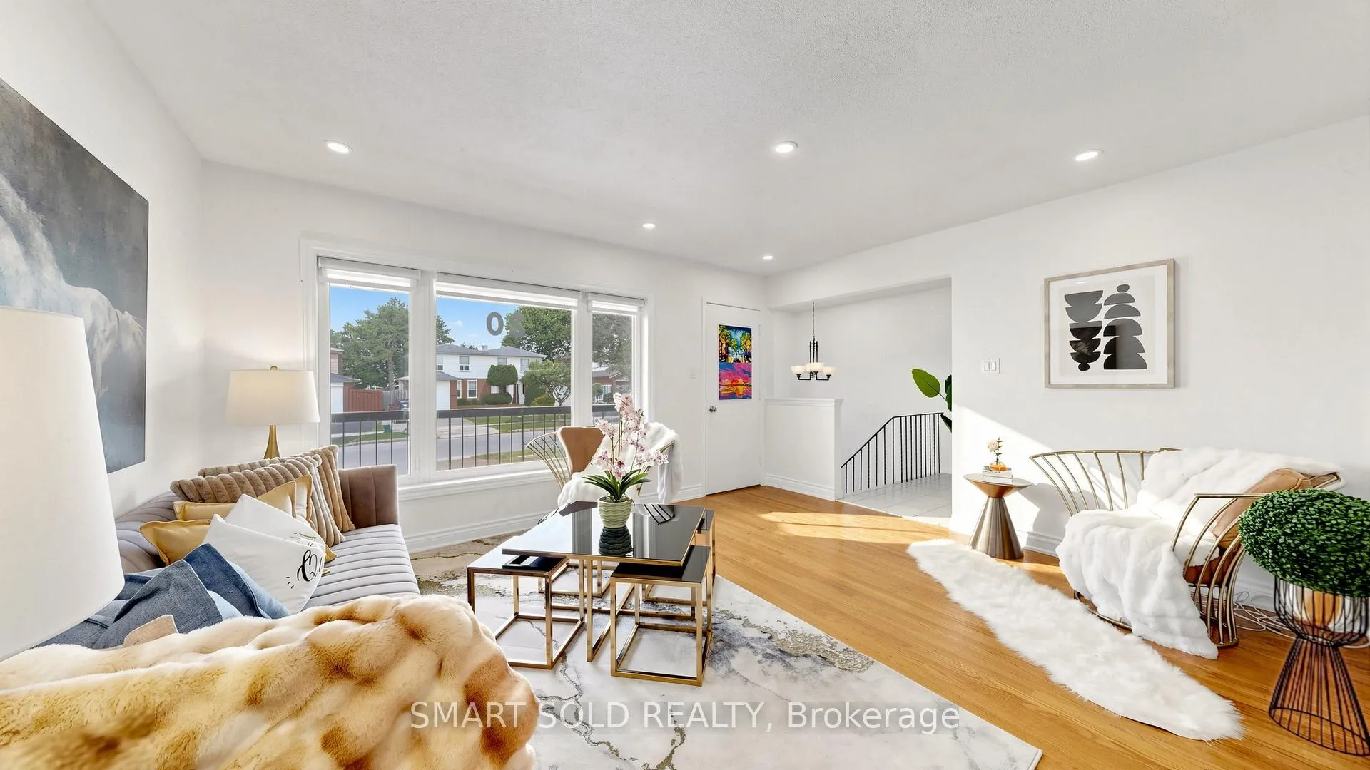 Photo 9 of 20 Bedle Avenue, North York, Hillcrest Village — HOMEH
