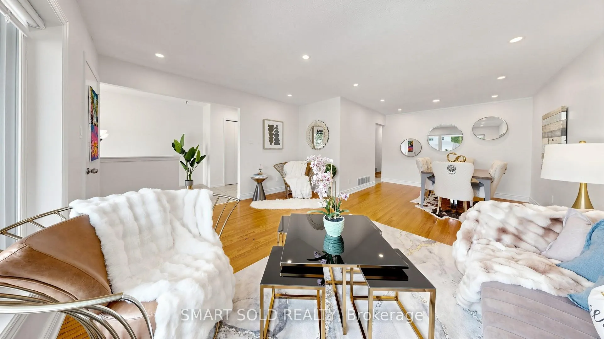 Photo 10 of 20 Bedle Avenue, North York, Hillcrest Village — HOMEH