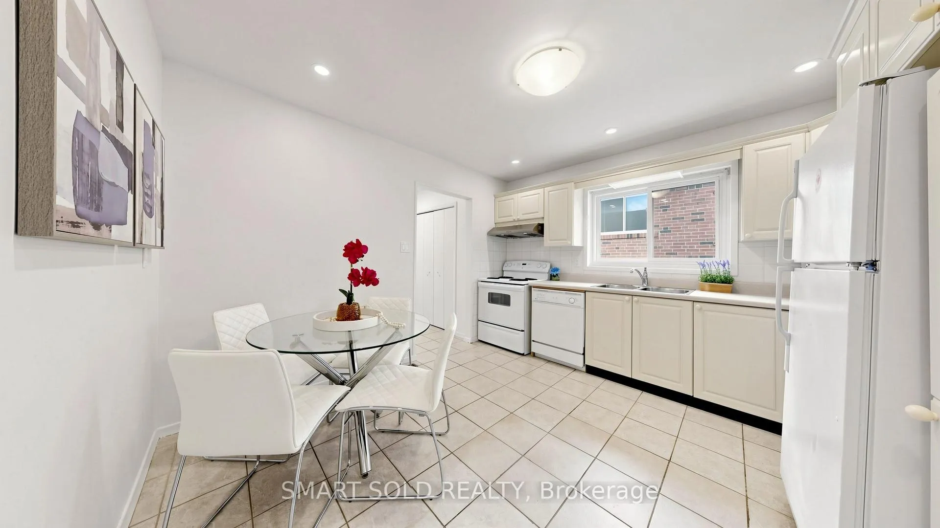 Photo 15 of 20 Bedle Avenue, North York, Hillcrest Village — HOMEH