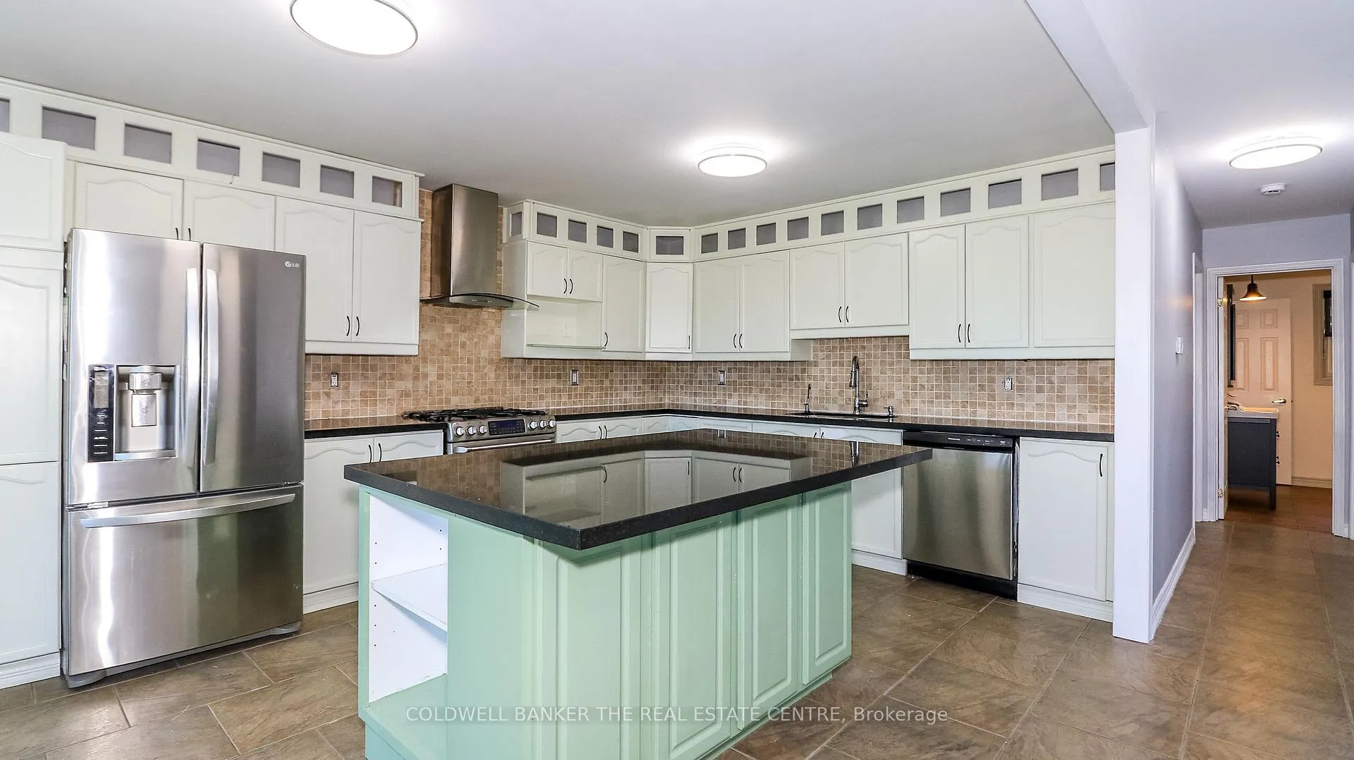 Photo 6 of 1842 Simcoe Boulevard, Innisfil, Alcona — HOMEH