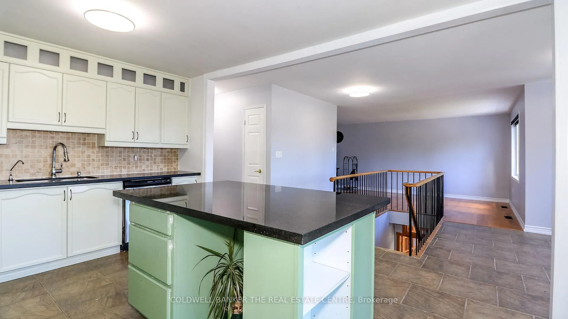 Photo 8 of 1842 Simcoe Boulevard, Innisfil, Alcona — HOMEH