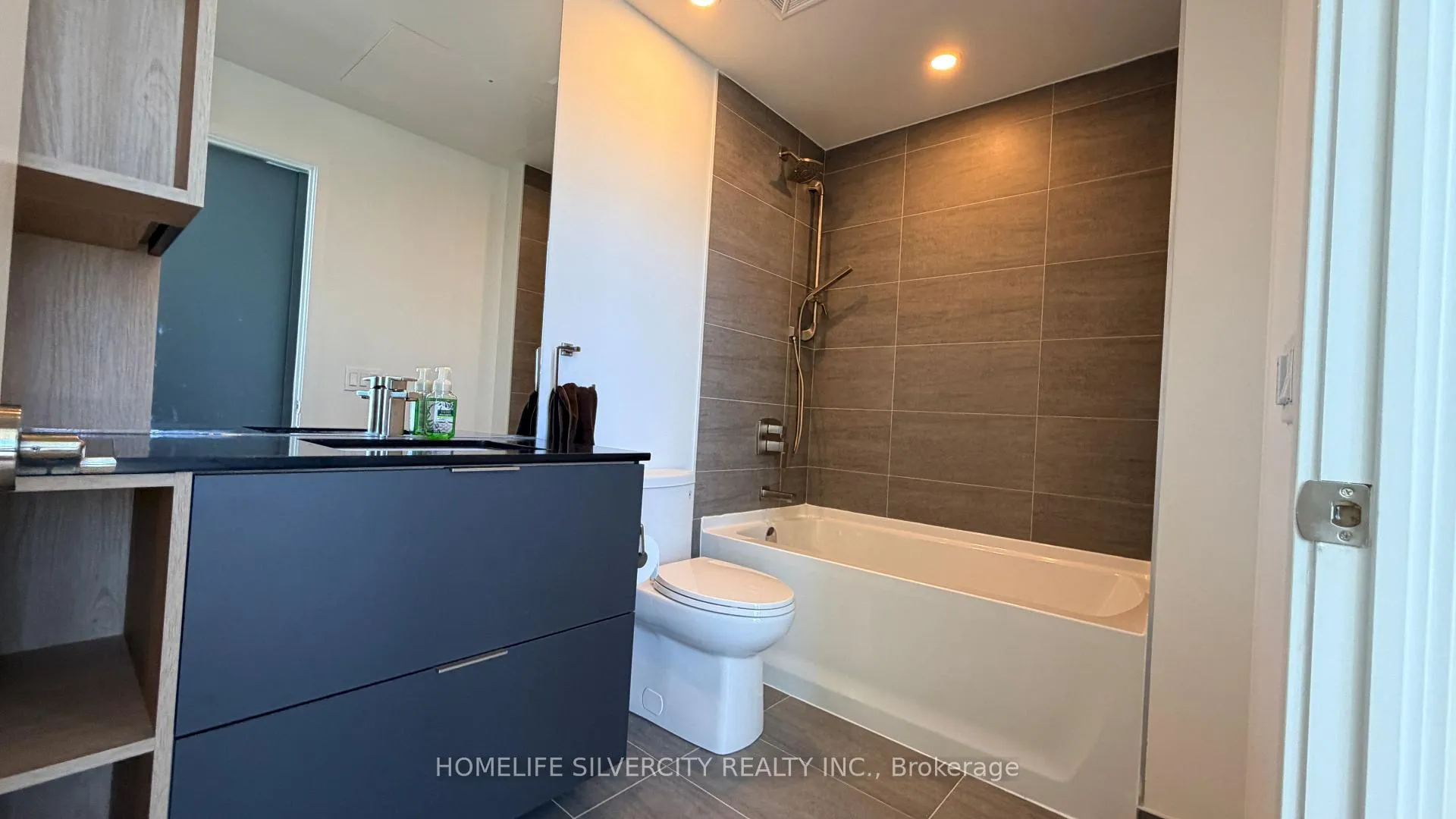 Photo 14 of Unit 3202, 1 Fairview Road, Mississauga, Mississauga Valleys — HOMEH