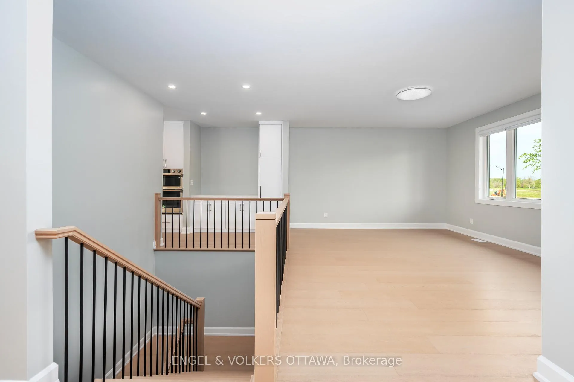 Photo 7 of 424 Ginger Crescent, Ottawa, Metcalfe — HOMEH