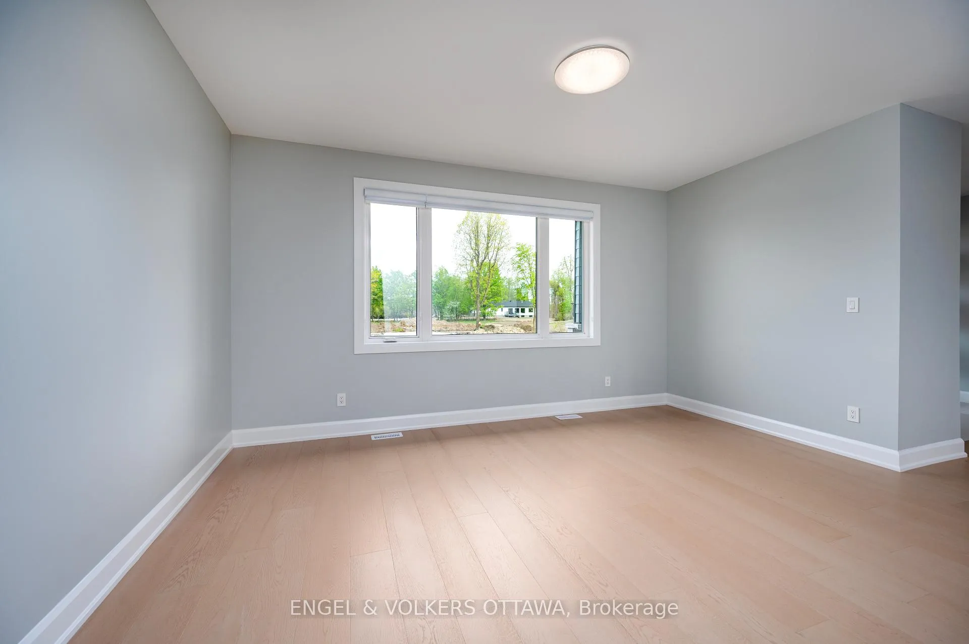 Photo 8 of 424 Ginger Crescent, Ottawa, Metcalfe — HOMEH