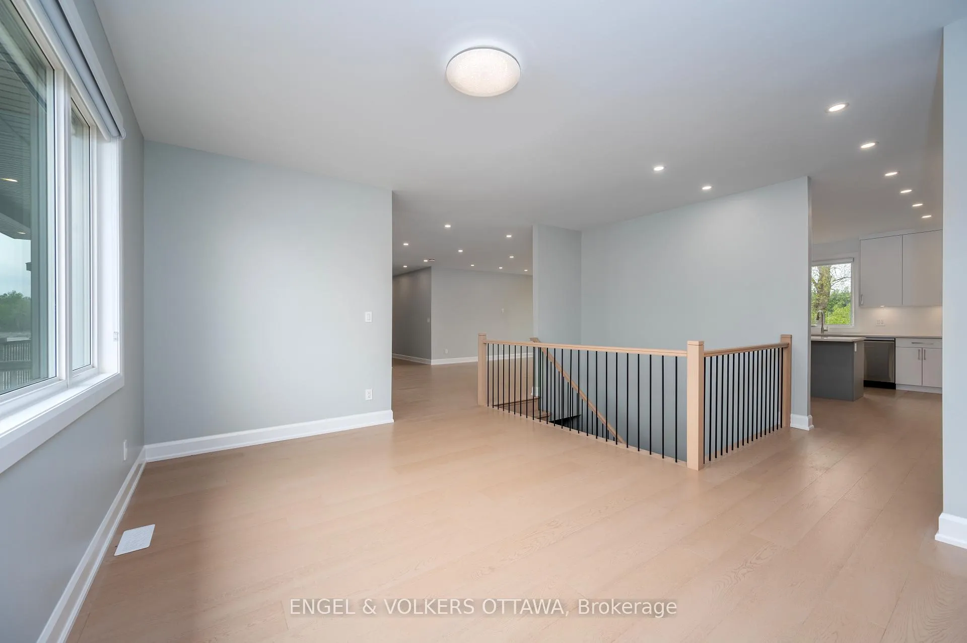 Photo 9 of 424 Ginger Crescent, Ottawa, Metcalfe — HOMEH