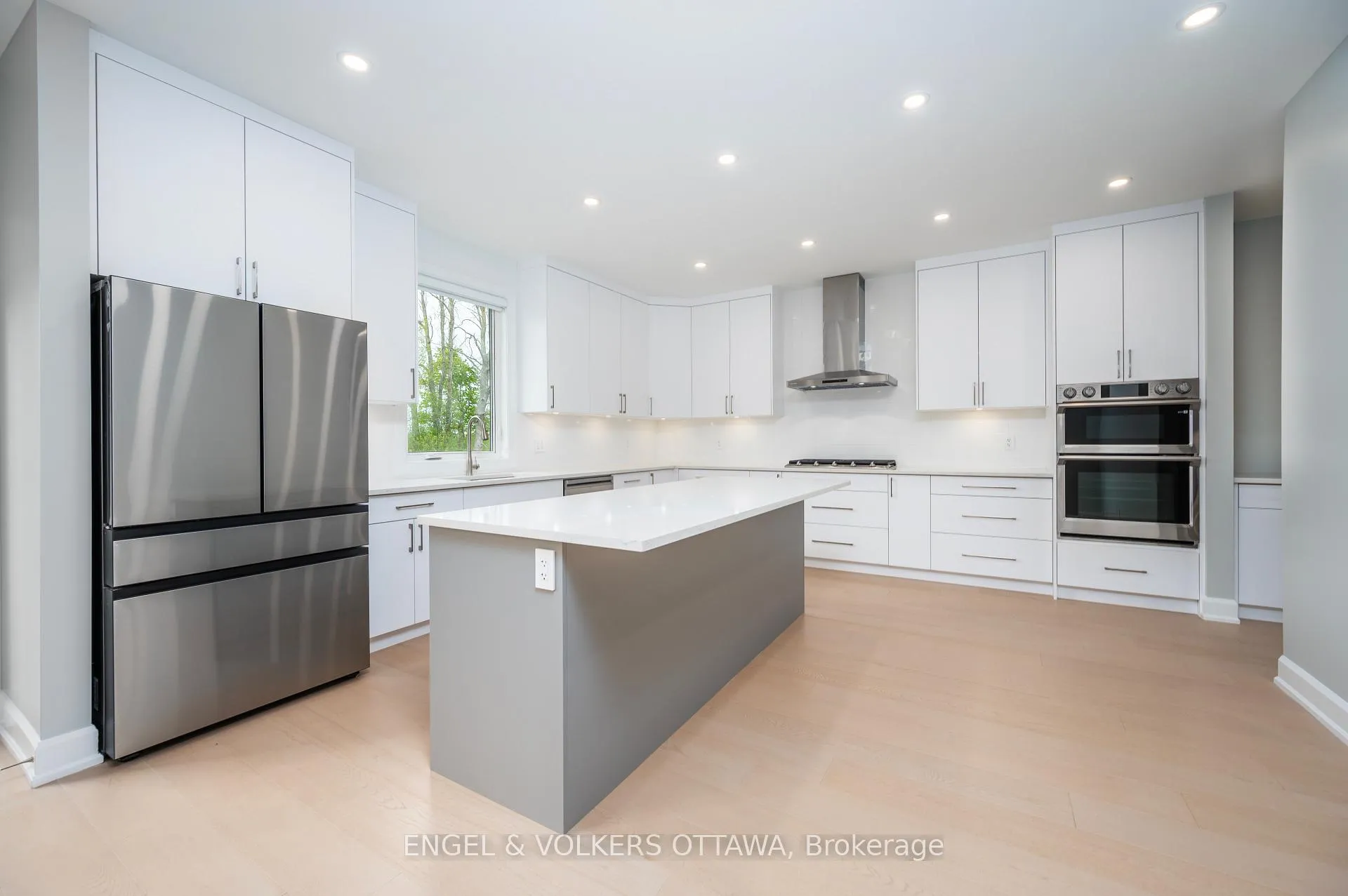 Photo 11 of 424 Ginger Crescent, Ottawa, Metcalfe — HOMEH