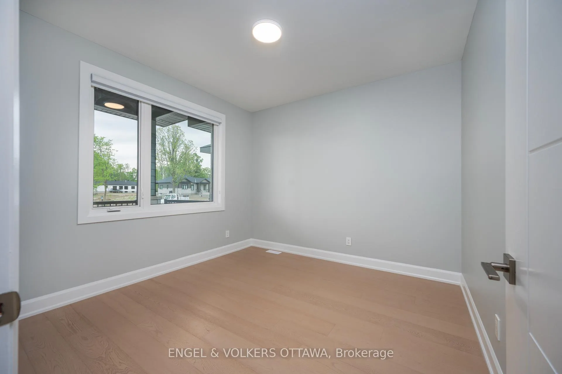 Photo 16 of 424 Ginger Crescent, Ottawa, Metcalfe — HOMEH