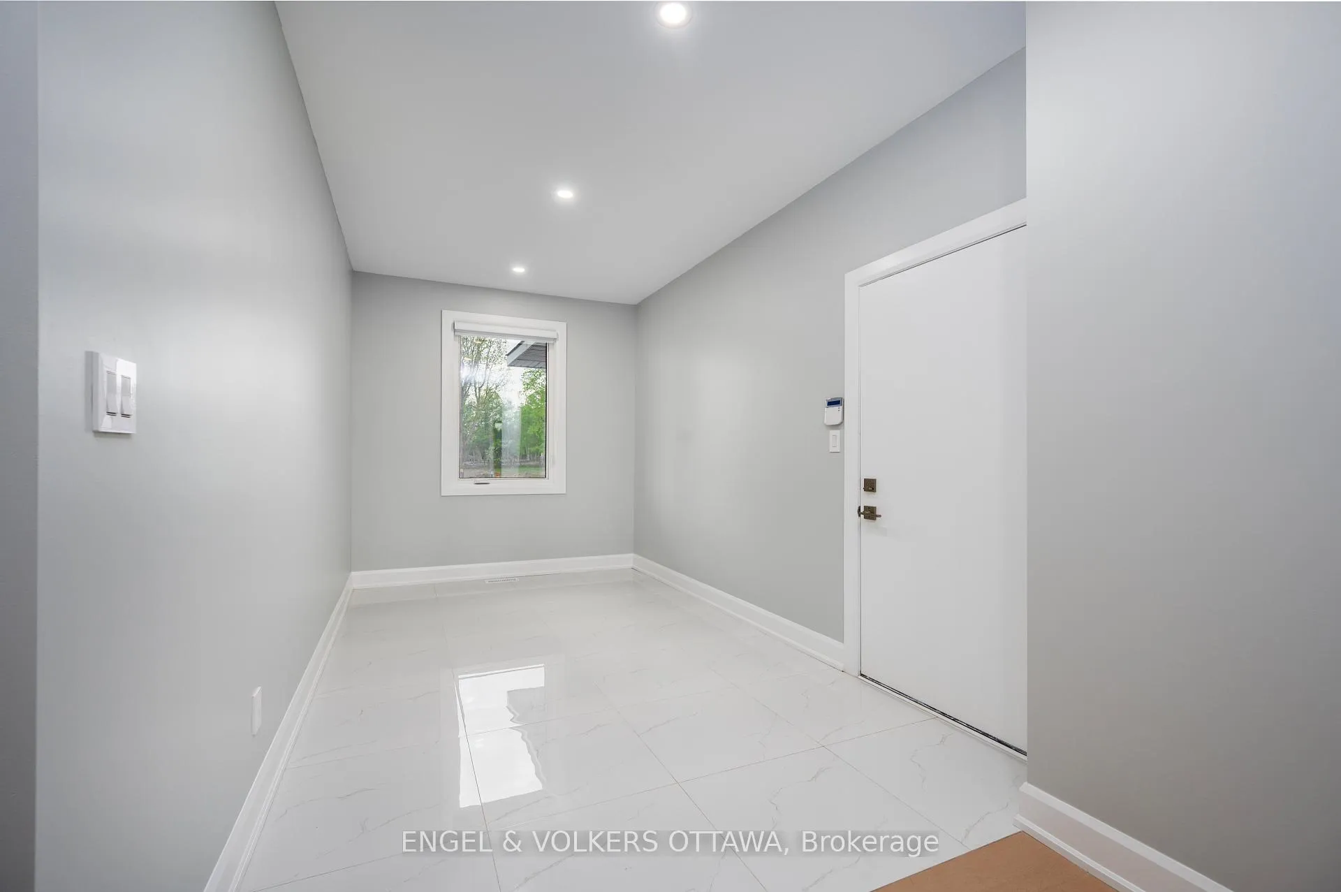 Photo 18 of 424 Ginger Crescent, Ottawa, Metcalfe — HOMEH