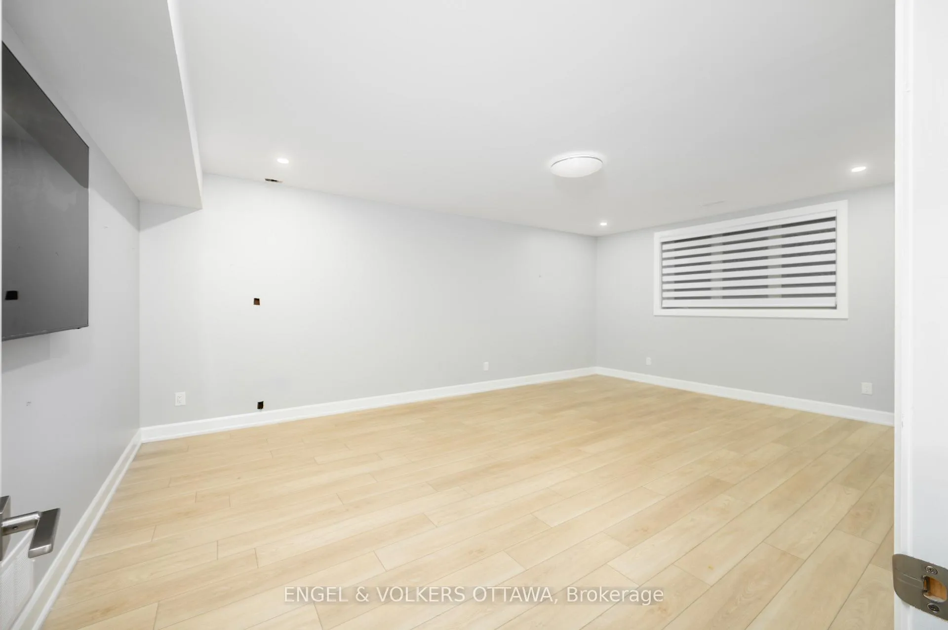 Photo 40 of 424 Ginger Crescent, Ottawa, Metcalfe — HOMEH