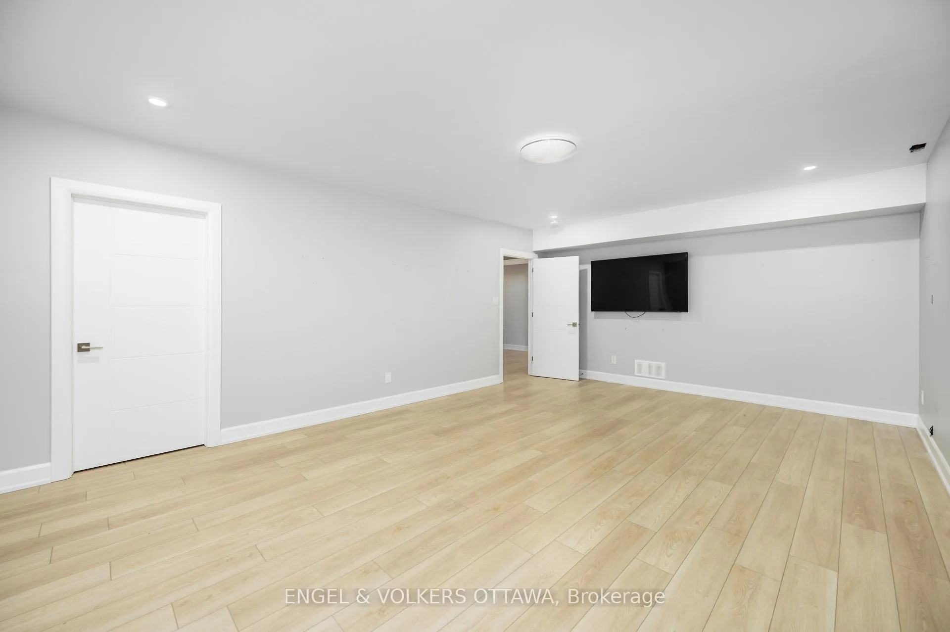 Photo 41 of 424 Ginger Crescent, Ottawa, Metcalfe — HOMEH