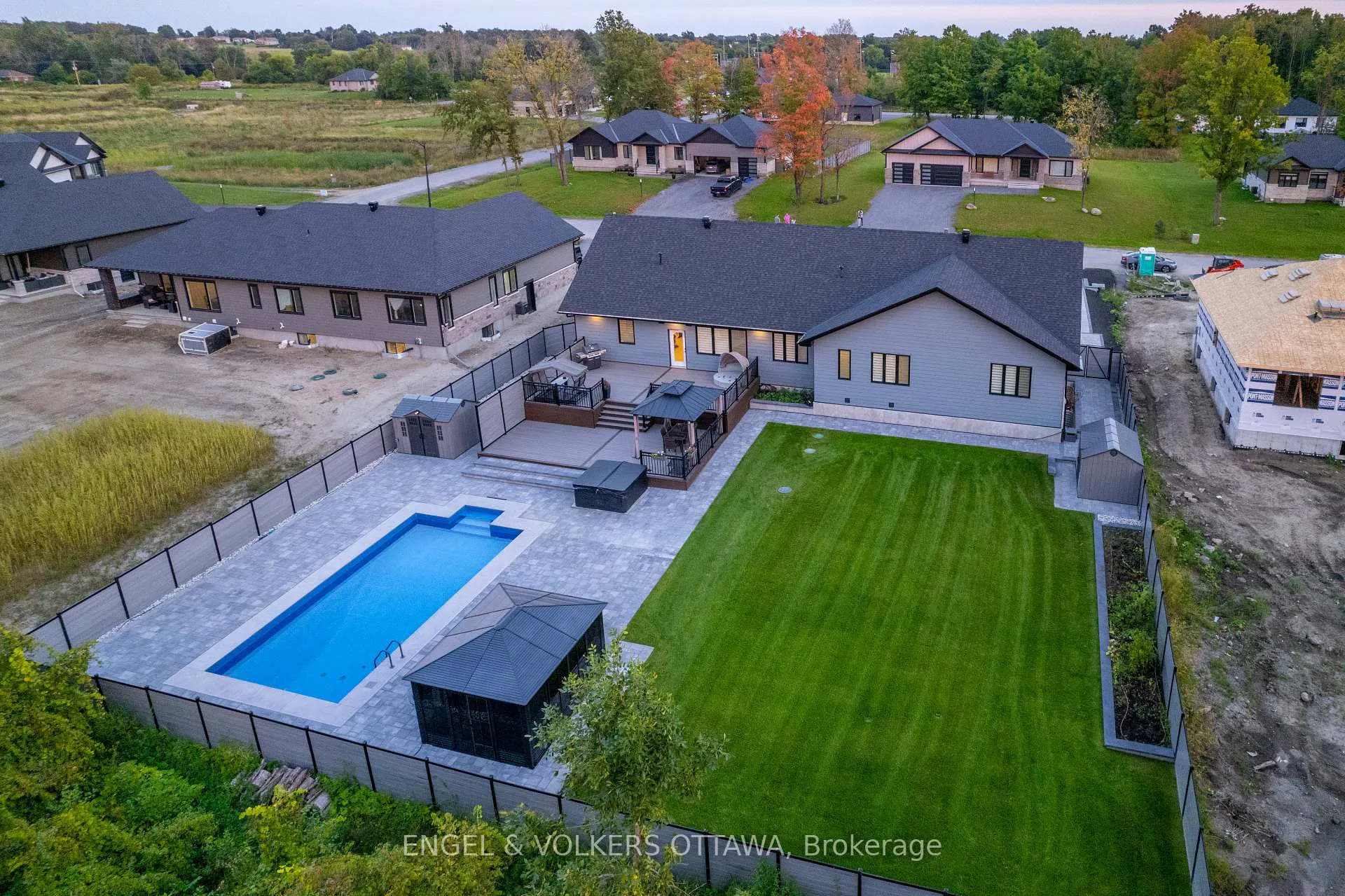 Photo 43 of 424 Ginger Crescent, Ottawa, Metcalfe — HOMEH