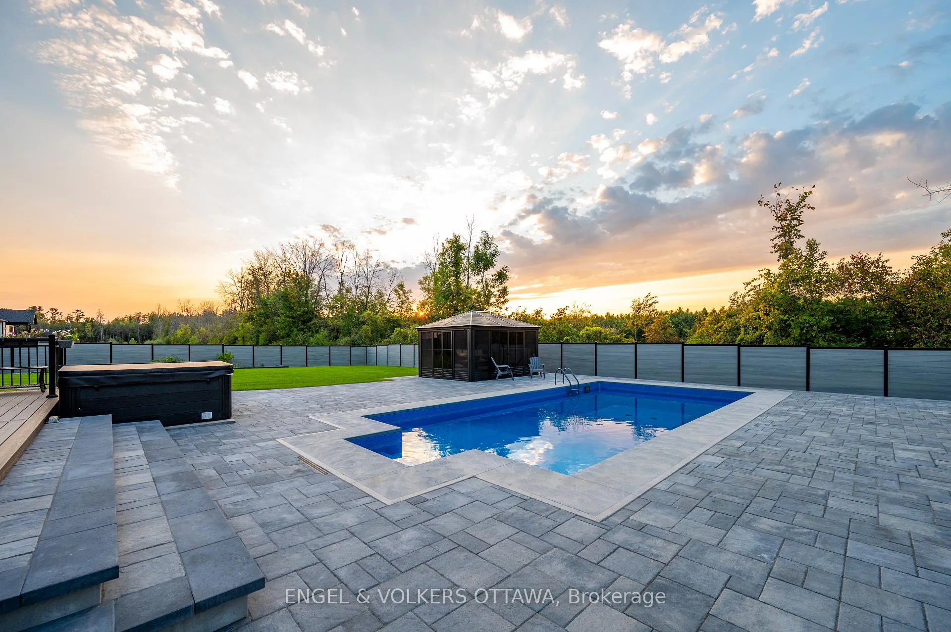 Photo 45 of 424 Ginger Crescent, Ottawa, Metcalfe — HOMEH