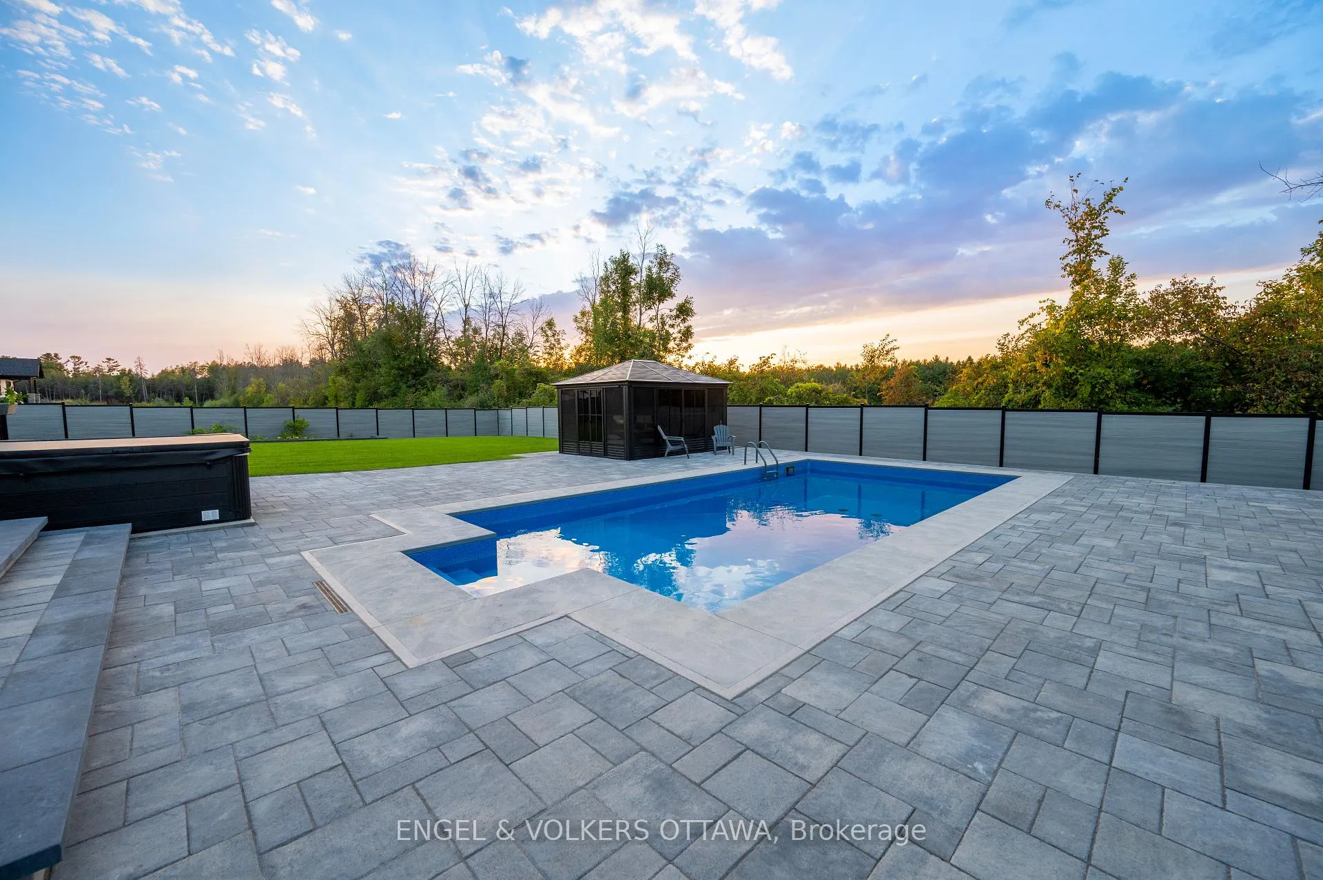 Photo 48 of 424 Ginger Crescent, Ottawa, Metcalfe — HOMEH