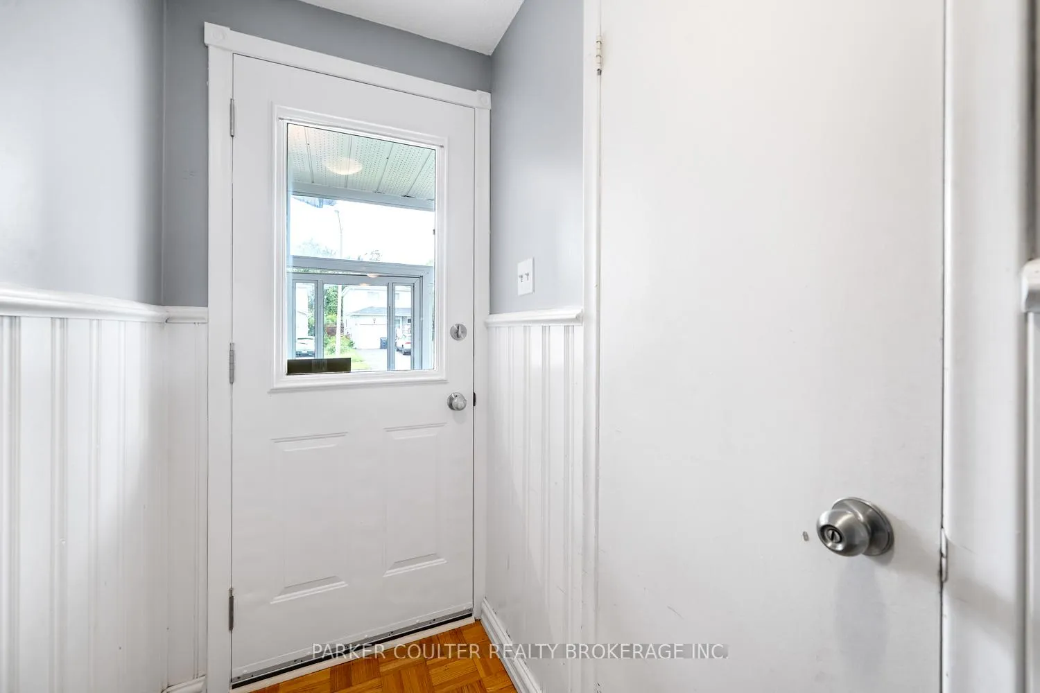 Photo 5 of 19 Corbett Drive, Barrie, Grove East — HOMEH