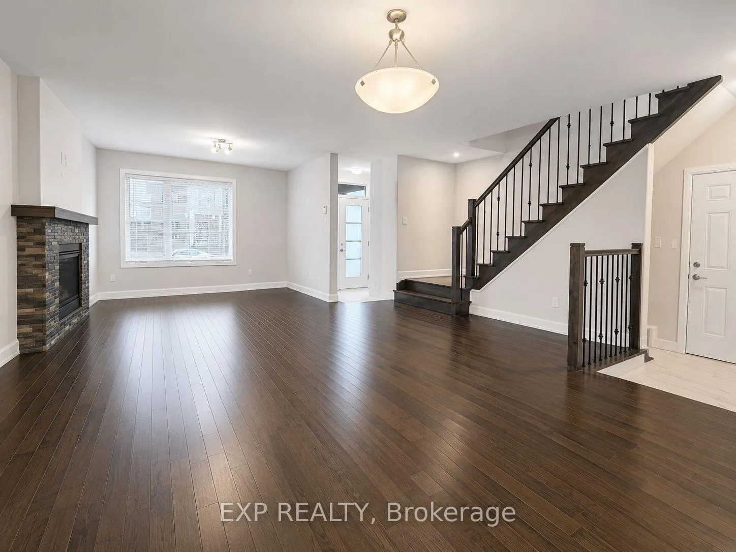 Photo 4 of 528 Lucent Street, Russell, Village of Russell — HOMEH