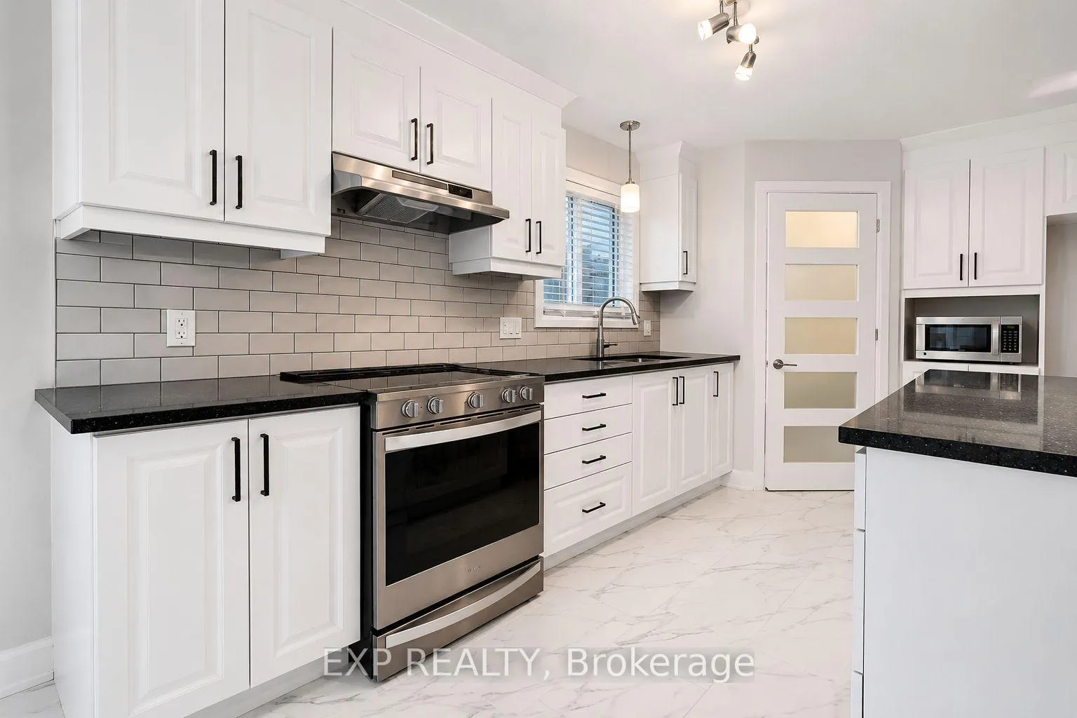 Photo 8 of 528 Lucent Street, Russell, Village of Russell — HOMEH
