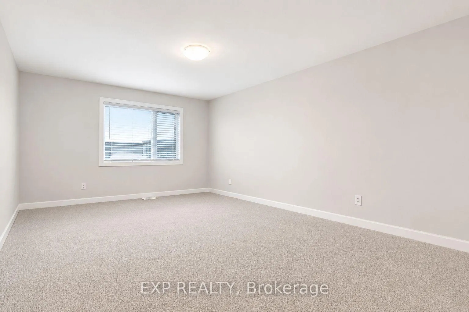 Photo 12 of 528 Lucent Street, Russell, Village of Russell — HOMEH