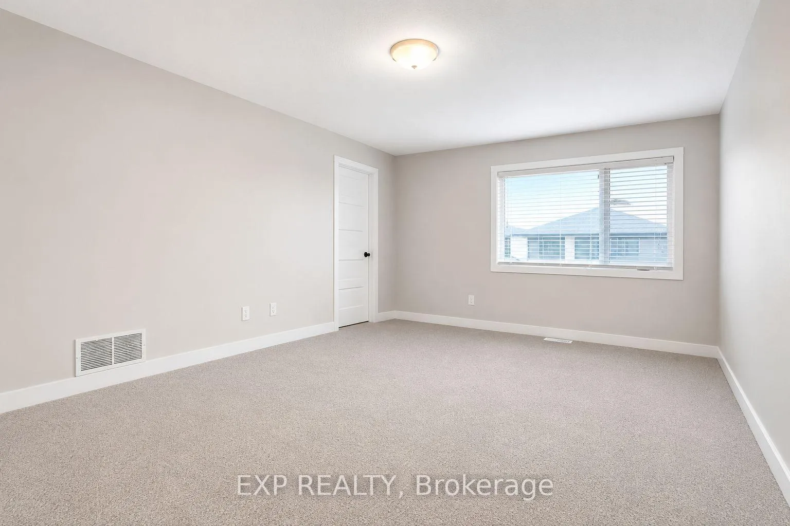 Photo 13 of 528 Lucent Street, Russell, Village of Russell — HOMEH