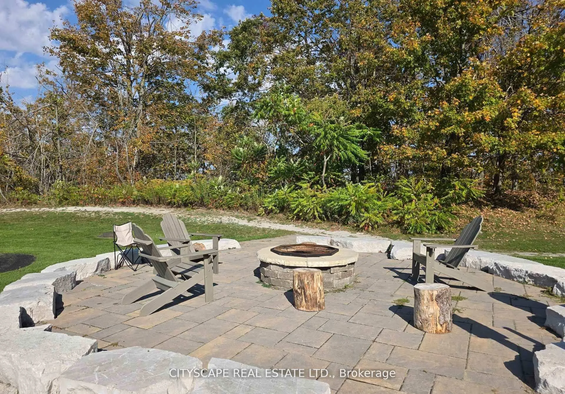 Photo 4 of Unit 35, 90 Highland Drive, Oro-Medonte, Horseshoe Valley — HOMEH