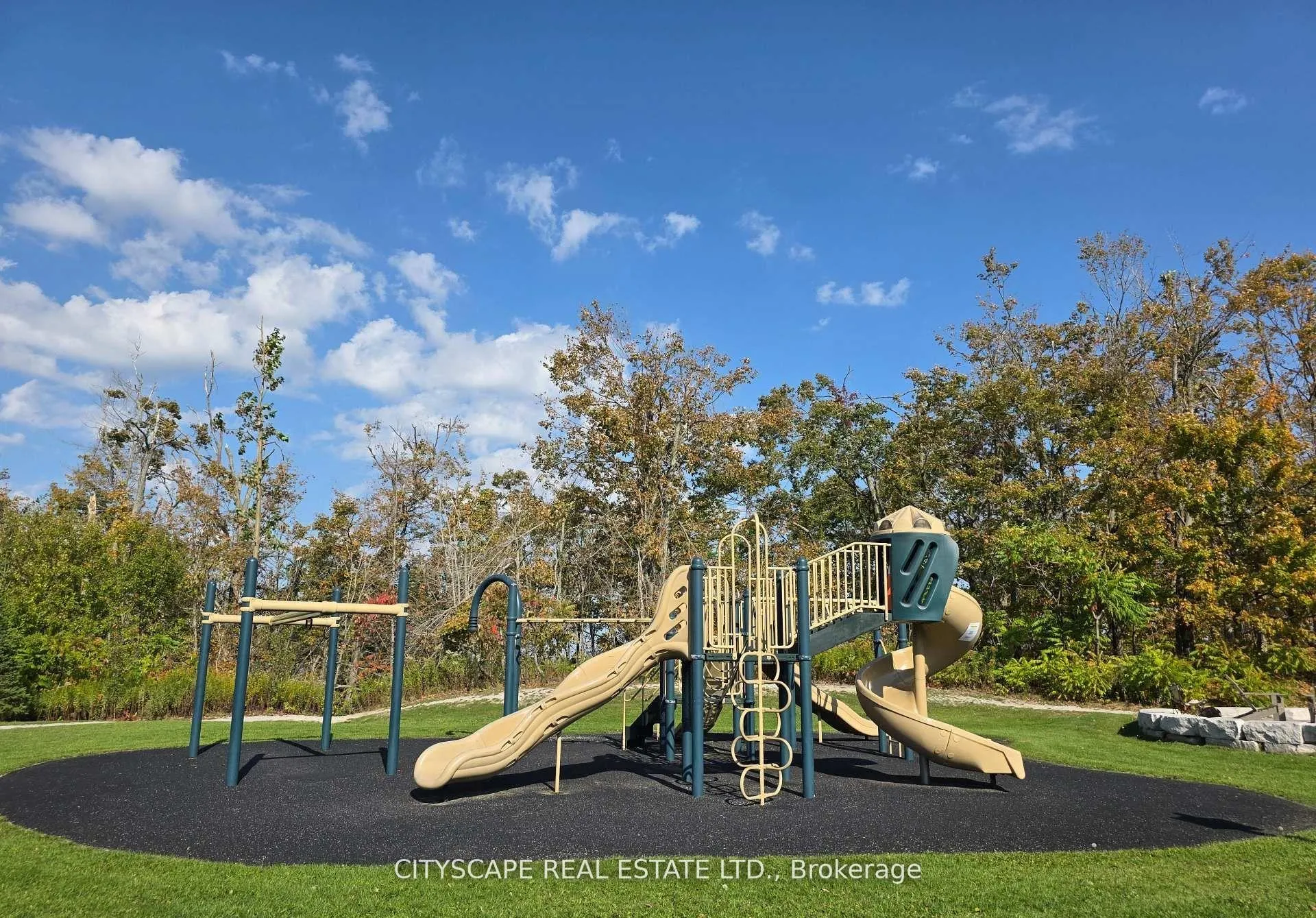 Photo 5 of Unit 35, 90 Highland Drive, Oro-Medonte, Horseshoe Valley — HOMEH