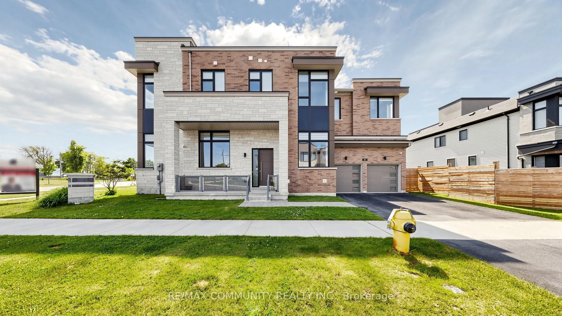 Photo 4 of 2 Cryderman Lane, Clarington, Bowmanville — HOMEH
