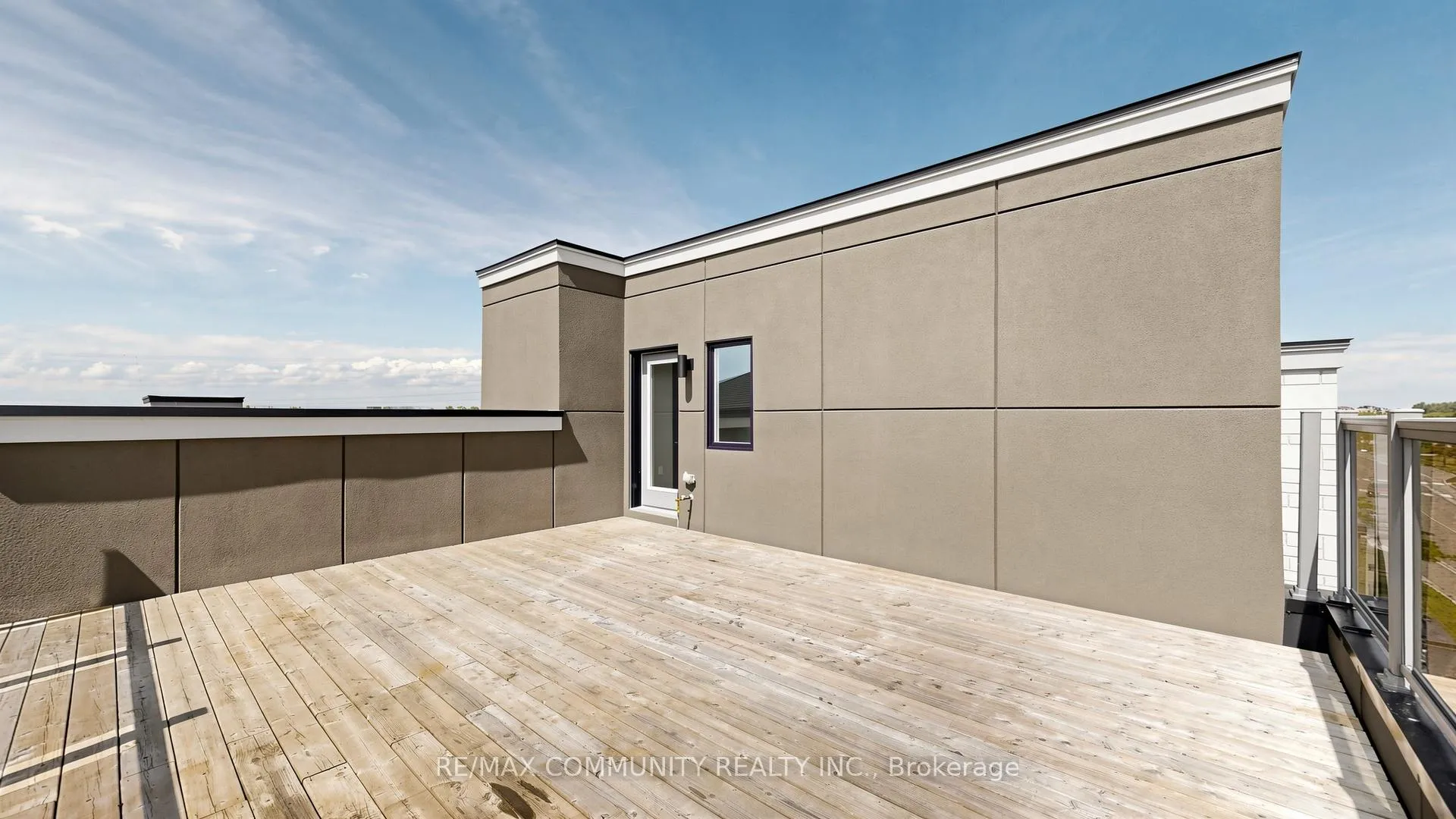 Photo 5 of 2 Cryderman Lane, Clarington, Bowmanville — HOMEH