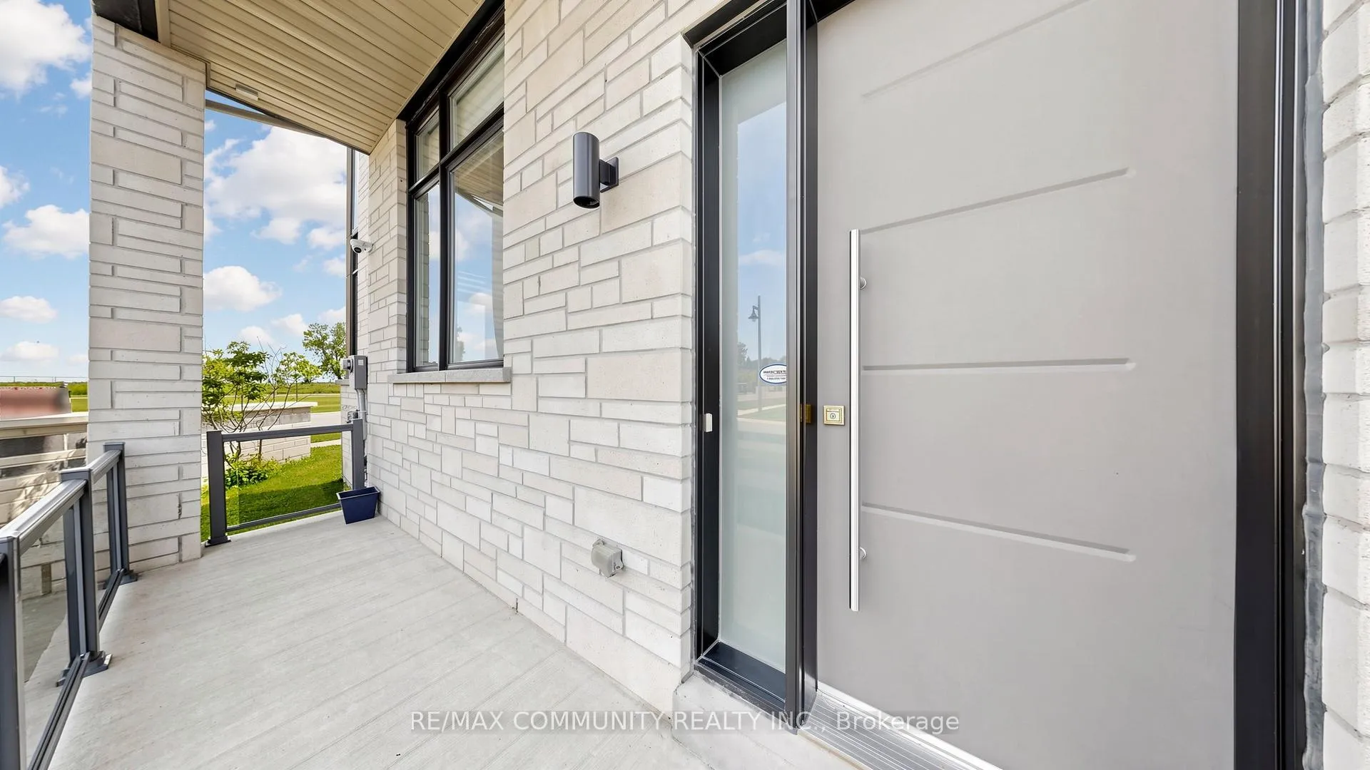 Photo 7 of 2 Cryderman Lane, Clarington, Bowmanville — HOMEH