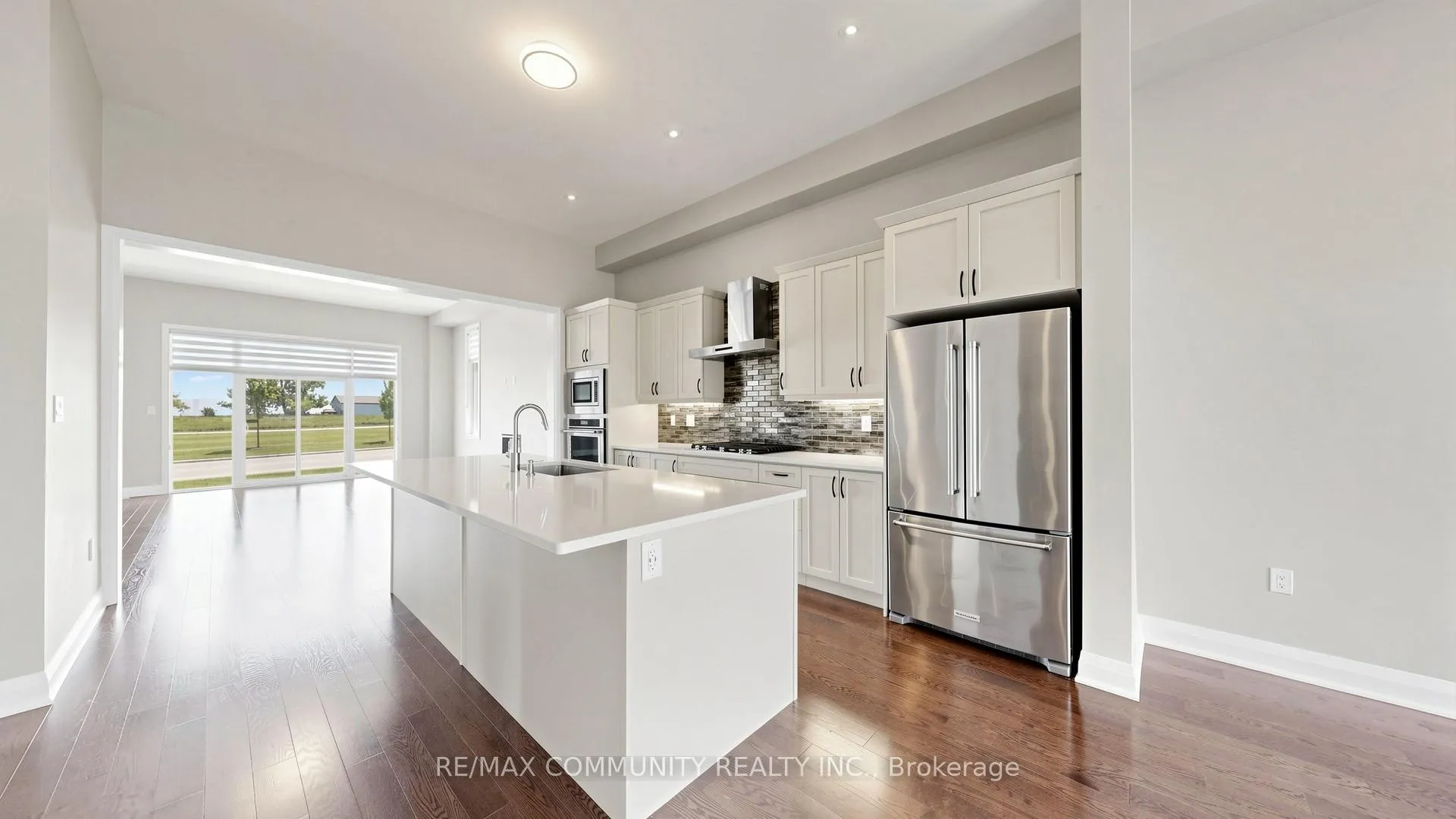 Photo 12 of 2 Cryderman Lane, Clarington, Bowmanville — HOMEH