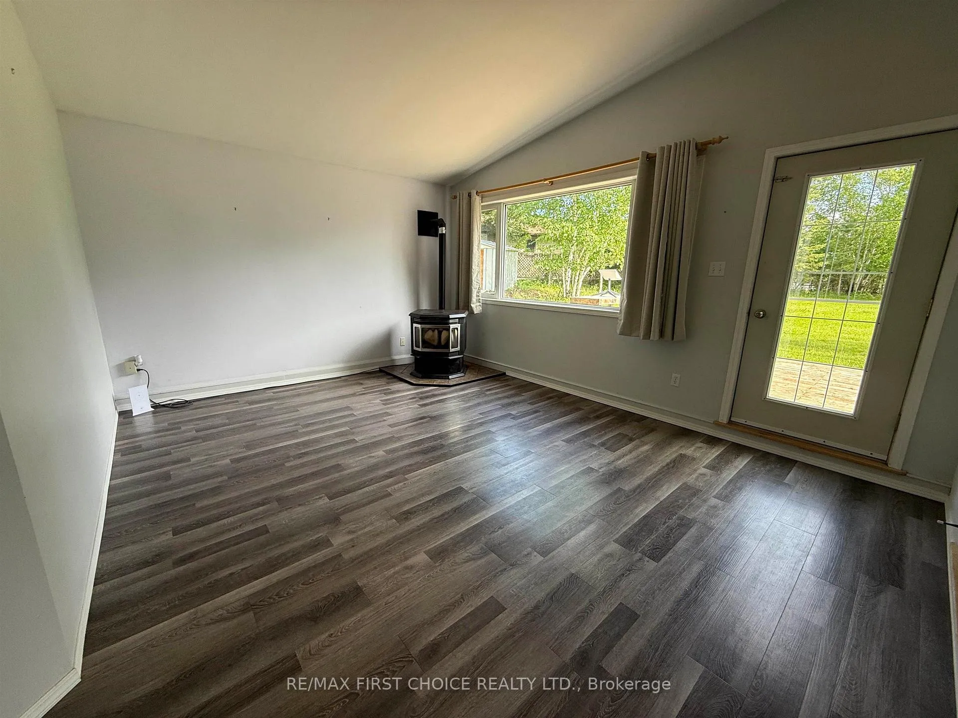 Photo 15 of 849 McIntyre Drive, Kenora Remote Area, Oxdrift — HOMEH