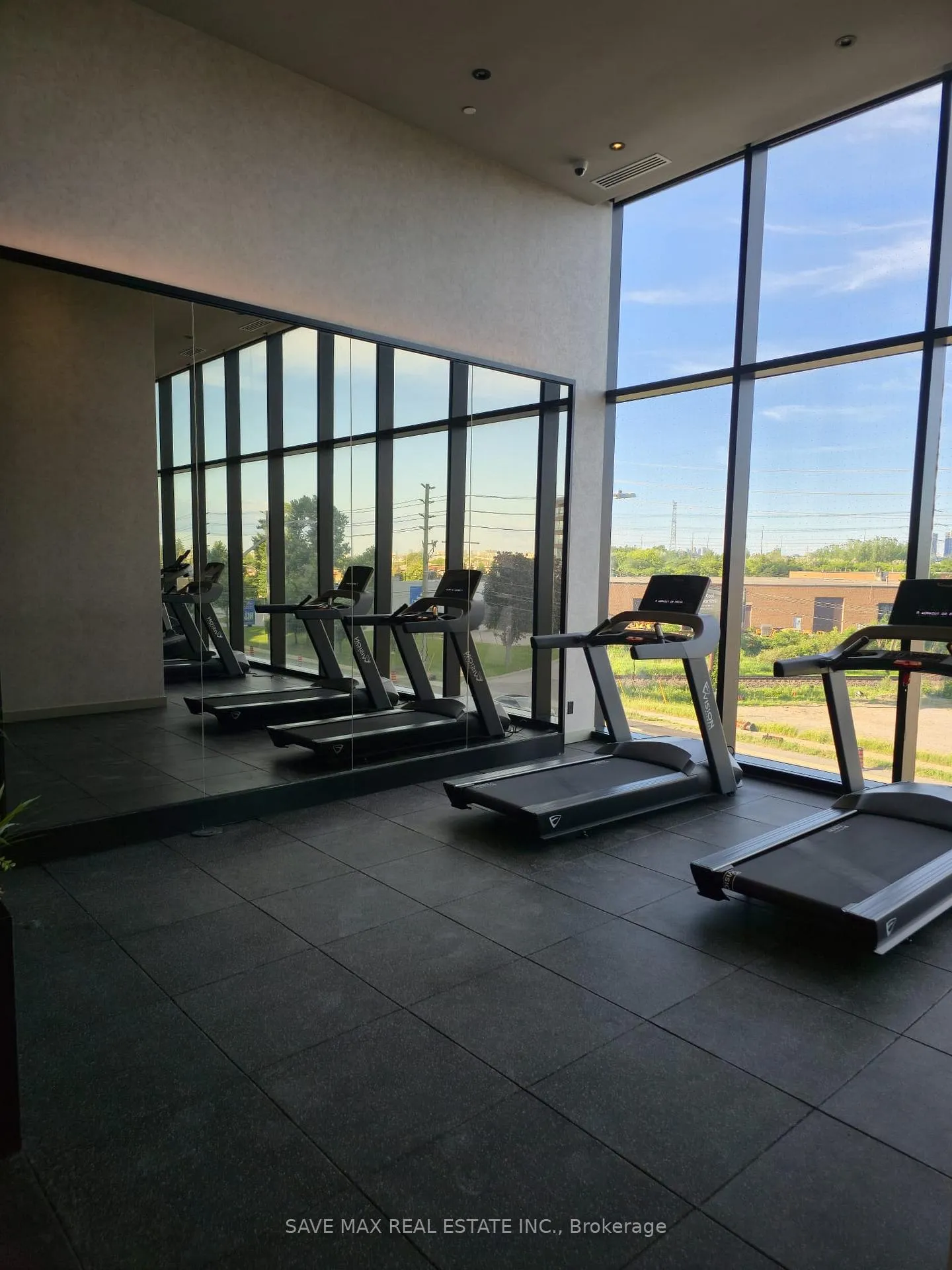 Photo 11 of Unit 1221, 6 Flavelle Trail, Vaughan, Steeles West Industrial — HOMEH