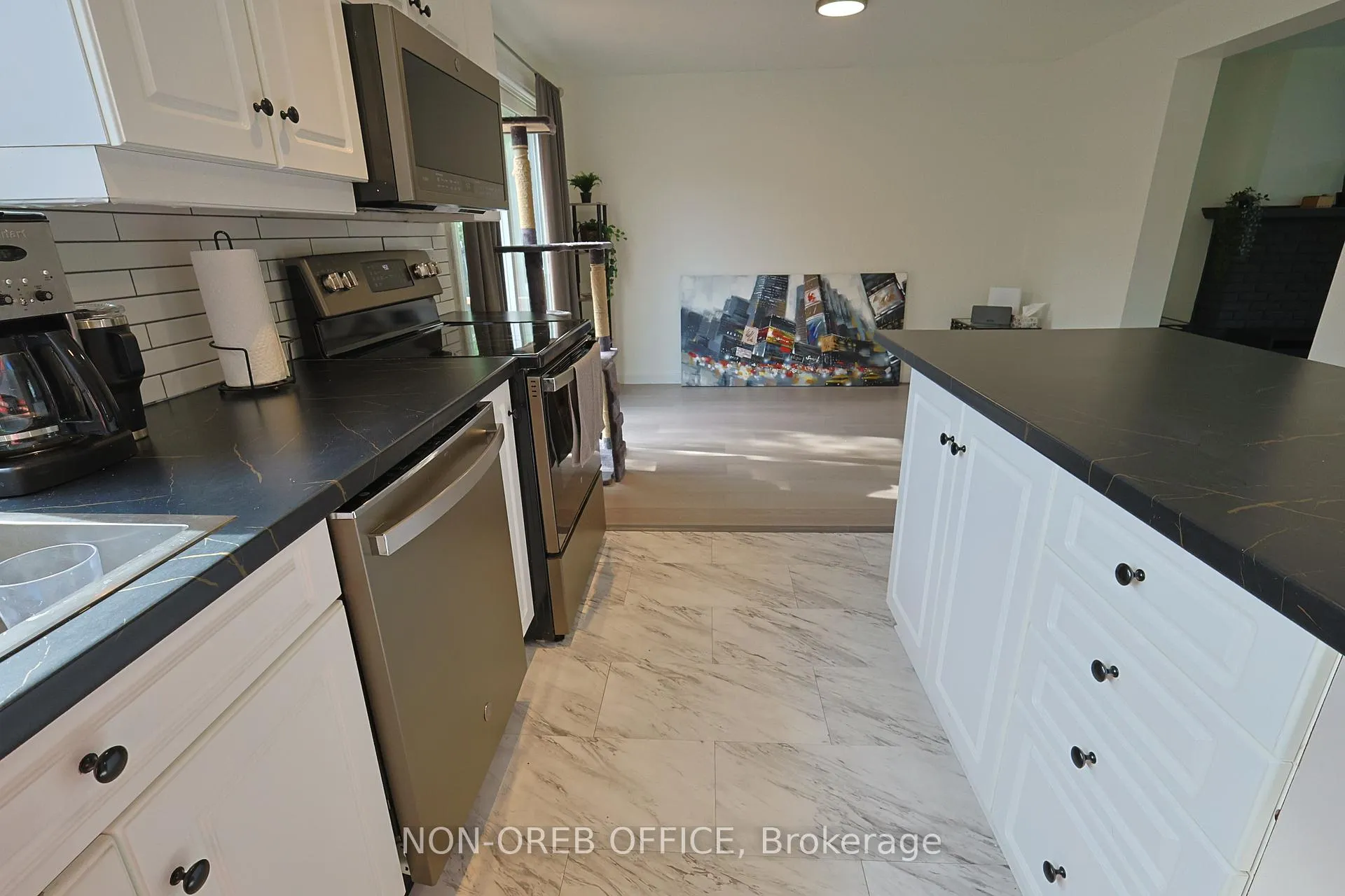 Photo 14 of 12 Downsview Crescent, Ottawa, Tanglewood — HOMEH