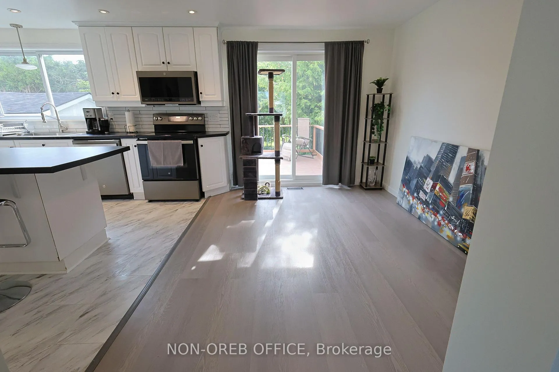 Photo 16 of 12 Downsview Crescent, Ottawa, Tanglewood — HOMEH