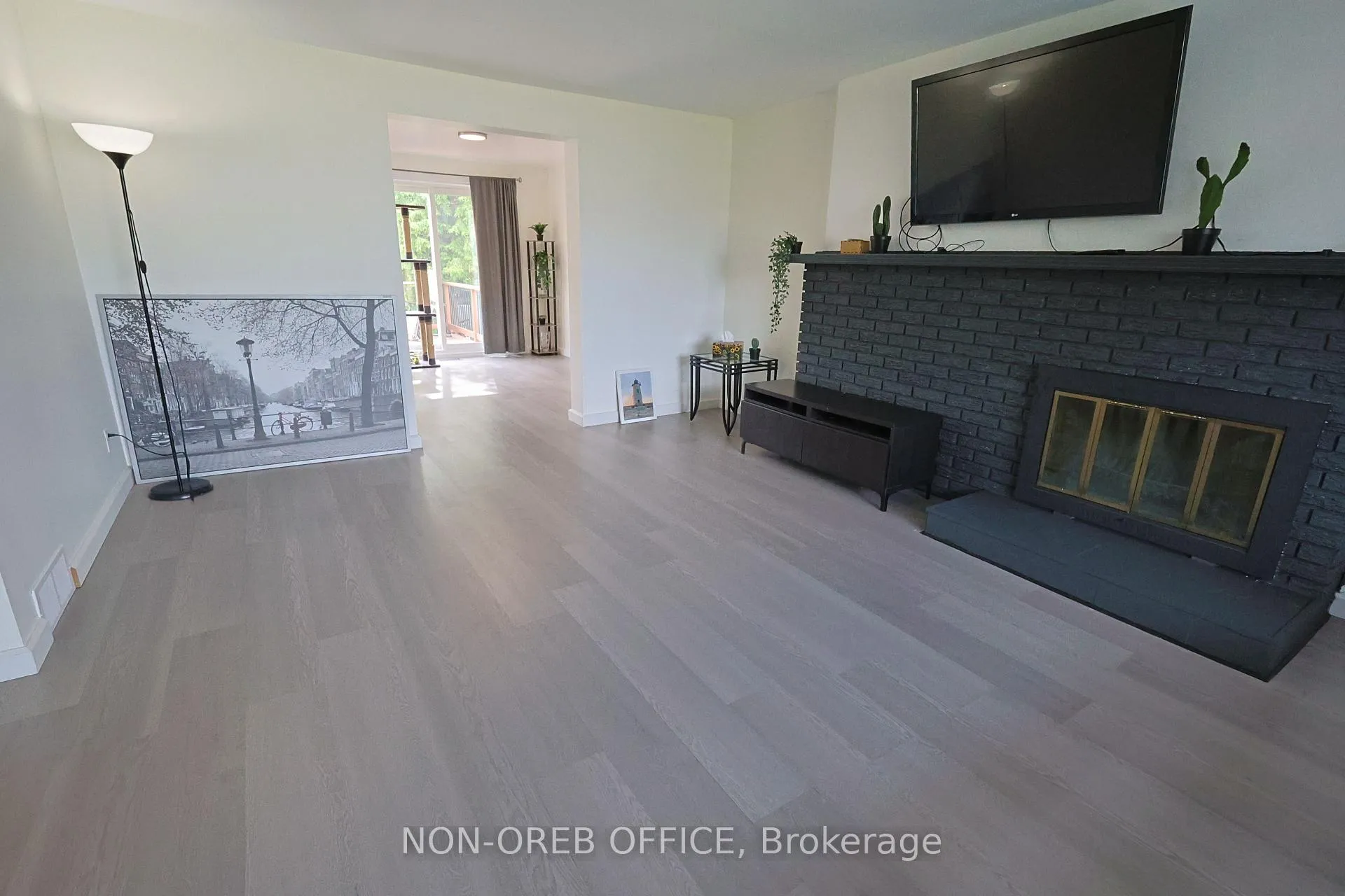 Photo 21 of 12 Downsview Crescent, Ottawa, Tanglewood — HOMEH
