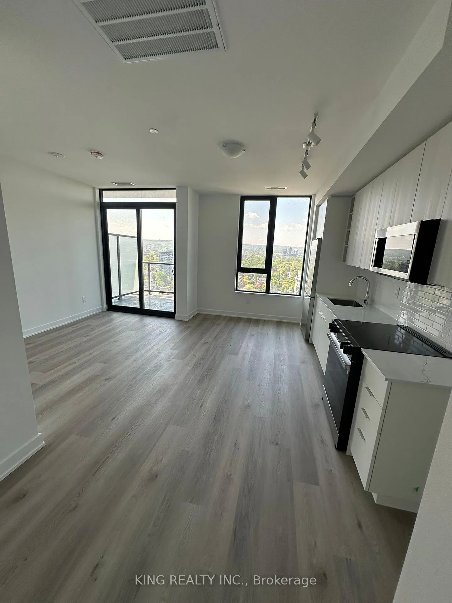 Photo 3 of Unit 2202, 2075 Lakeshore Road, Burlington, Brant — HOMEH