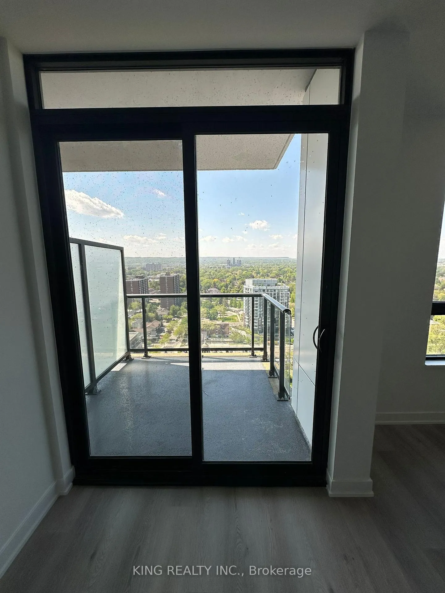 Photo 5 of Unit 2202, 2075 Lakeshore Road, Burlington, Brant — HOMEH