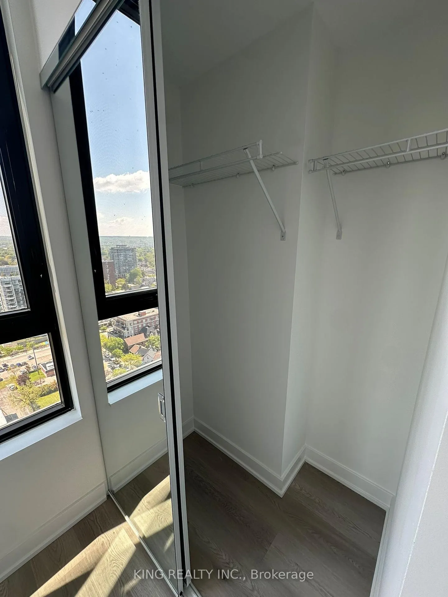 Photo 9 of Unit 2202, 2075 Lakeshore Road, Burlington, Brant — HOMEH