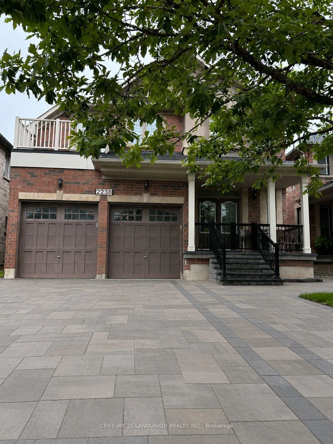 Photo 3 of 2238 Gladacres Lane, Oakville, Westmount — HOMEH