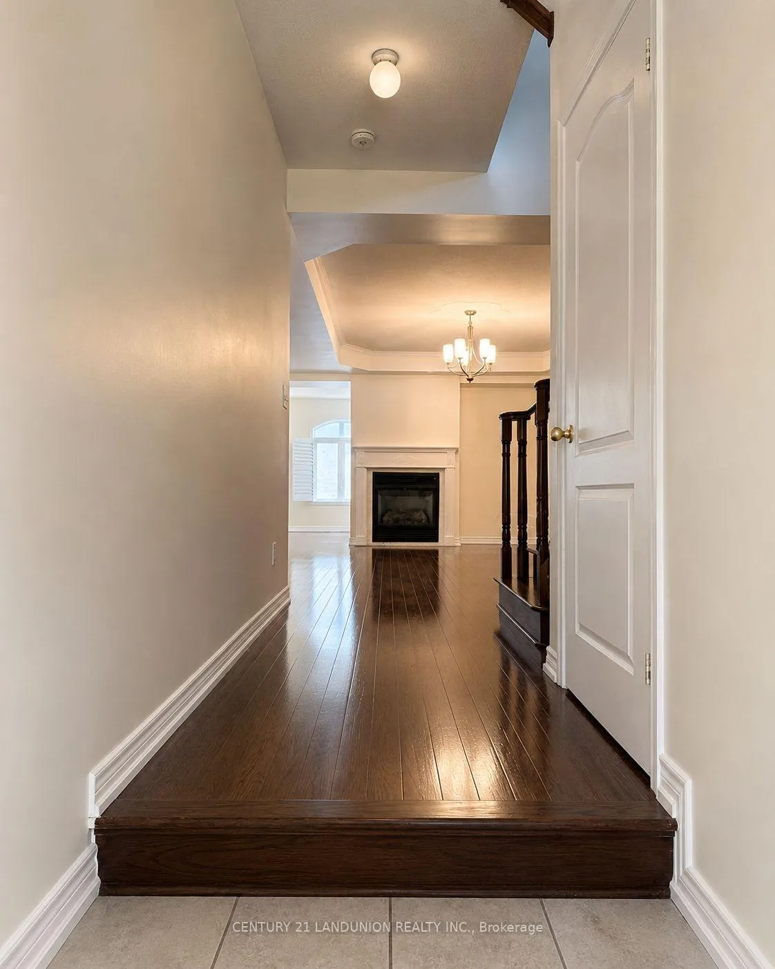 Photo 5 of 2238 Gladacres Lane, Oakville, Westmount — HOMEH